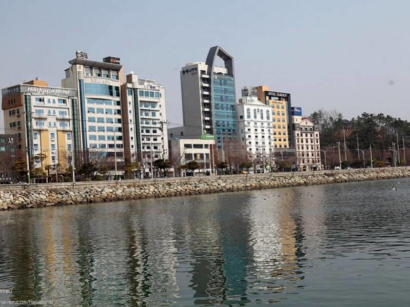 B&Beach Tourist Hotel Yeosu Exterior photo